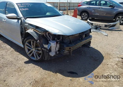 2017 Volkswagen Passat 1.8T R-Line из США, поврежденный, VIN 1VWDT7A39HC044449